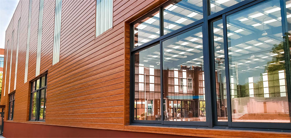 石莊風(fēng)雨操場項(xiàng)目   板材型號：SGW17-06，SGW32-07