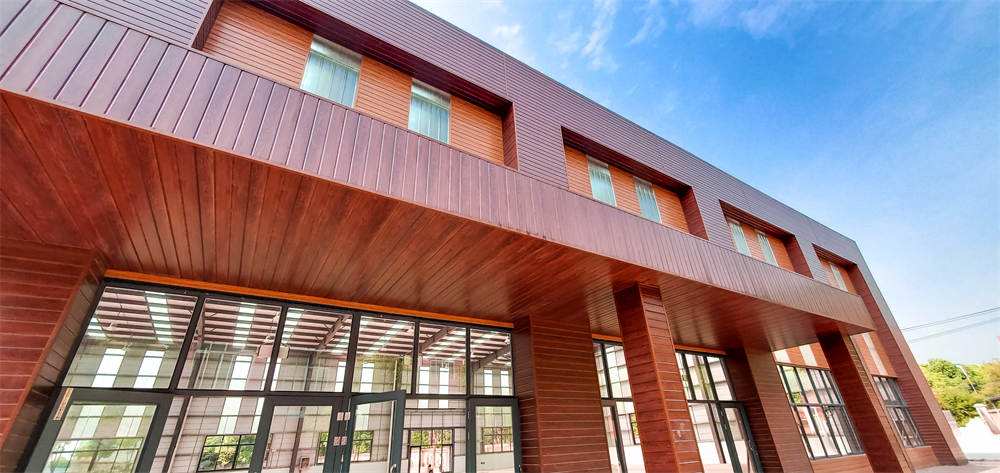 石莊風(fēng)雨操場項(xiàng)目   板材型號：SGW17-06，SGW32-07